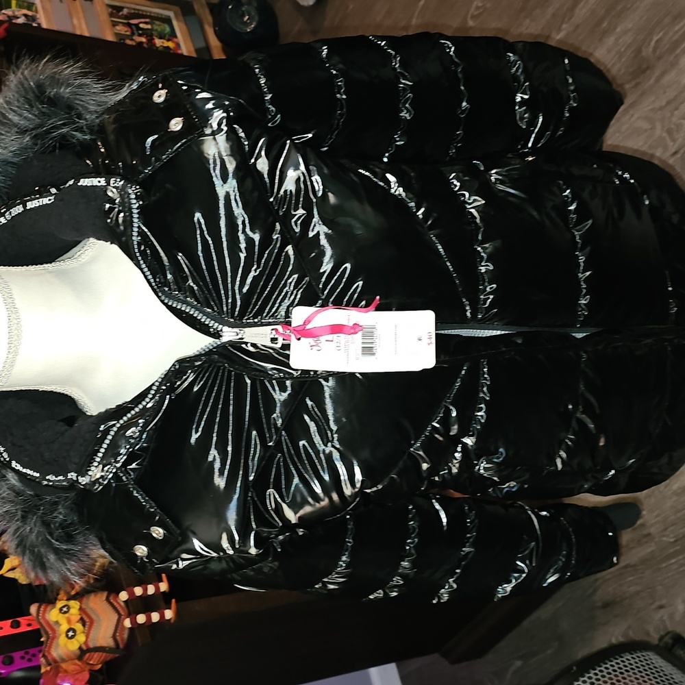 JUSTICE Girls Nwts winter jacket. Sz large 12/14. Black & fur hood!! BLACK!!